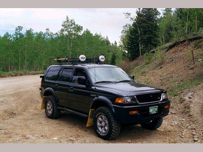 stock montero sport